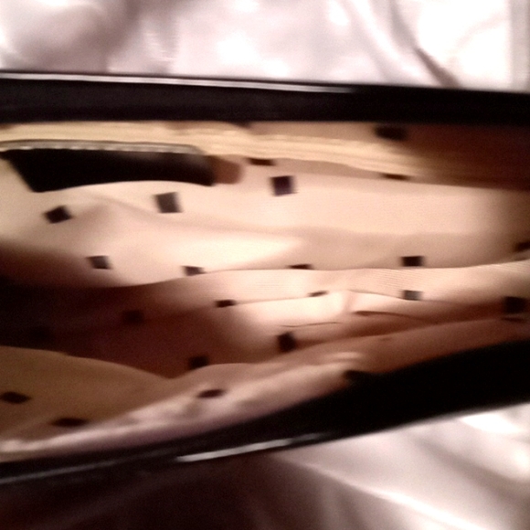 Kate Spade purse used - Picture 3 of 5